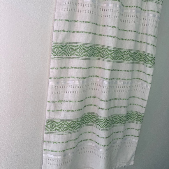 Mexican handmade floral embroidered waist tie dress - Picture 4 of 12